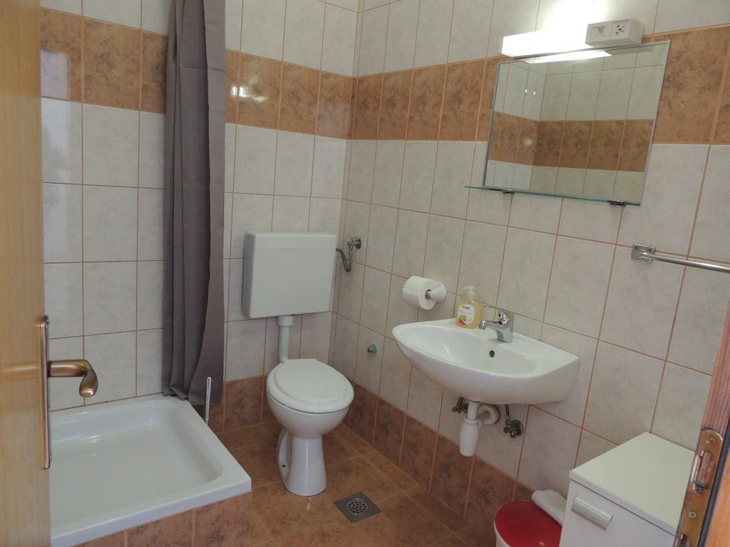 Apartments Barcarola 파그 외부 사진